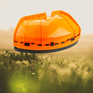 Védőburkolat fűkaszához Vágókéssel csavarokkal